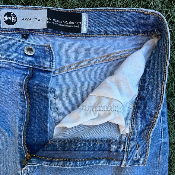 Levi's SilverTab Women’s High Waisted Mom Jeans Retro Baggy Stretch Denim 32 27L - Picture 4 of 10